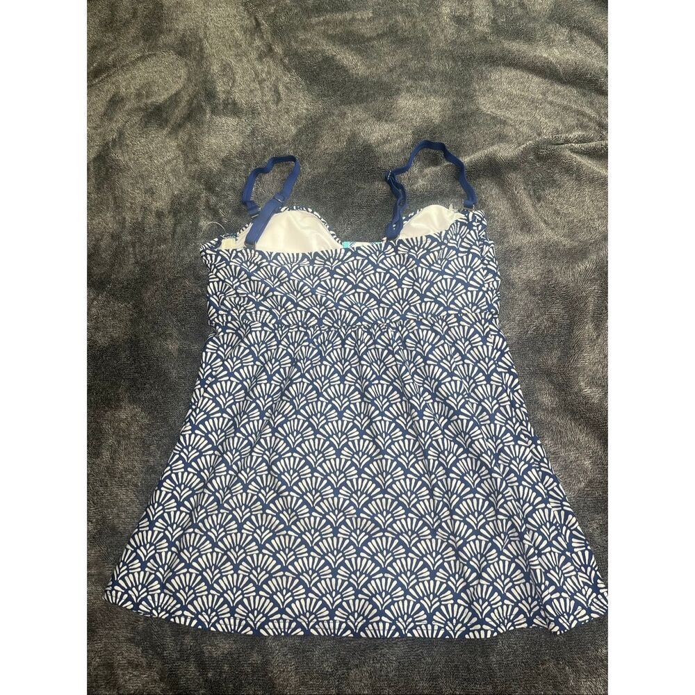 Ocean Blue White Print Tankini Swim Top Women’s Medium Shelf Bra Swimwear - Picture 2 of 4